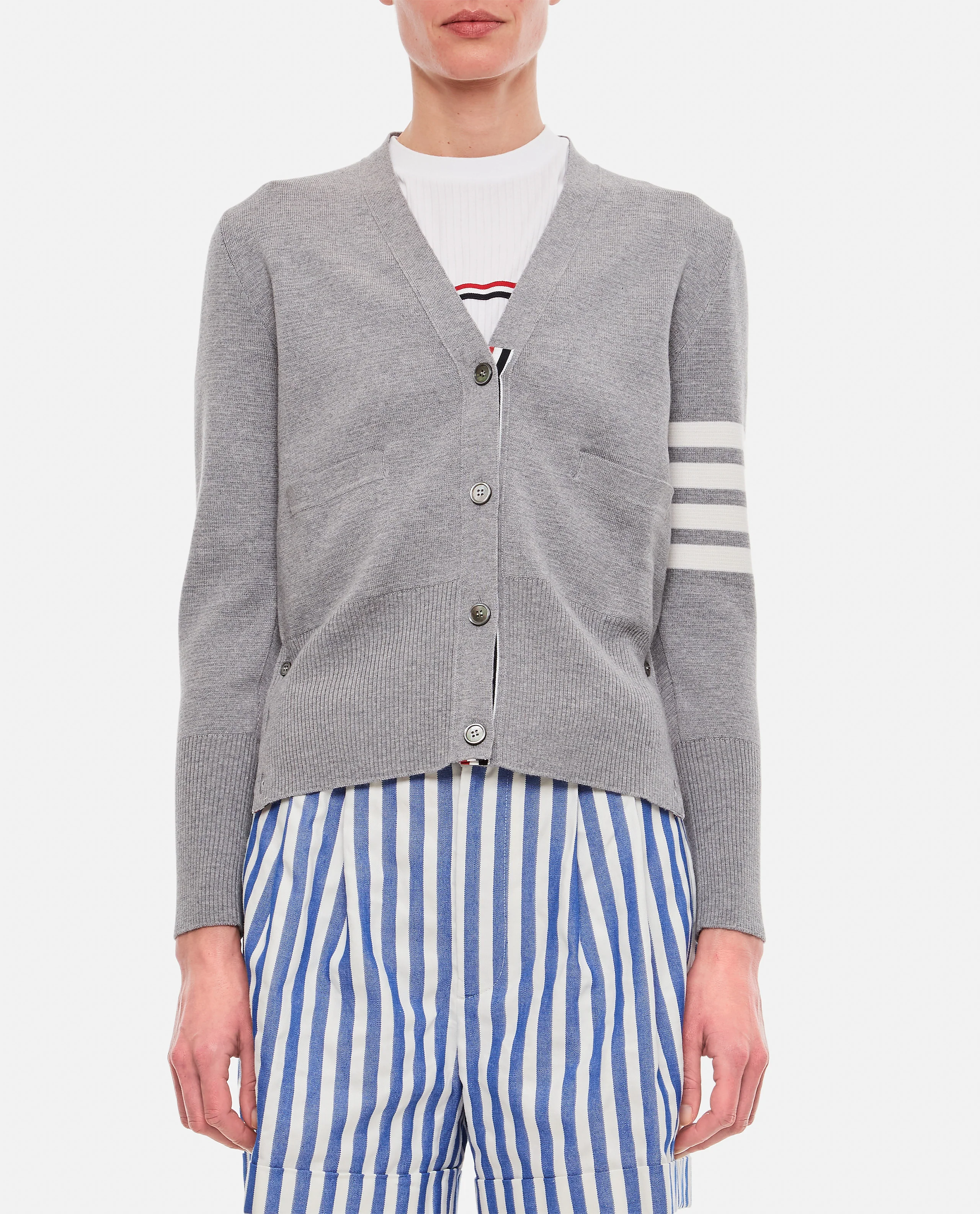 CARDIGAN CON SCOLLO A V IN LANA MERINO